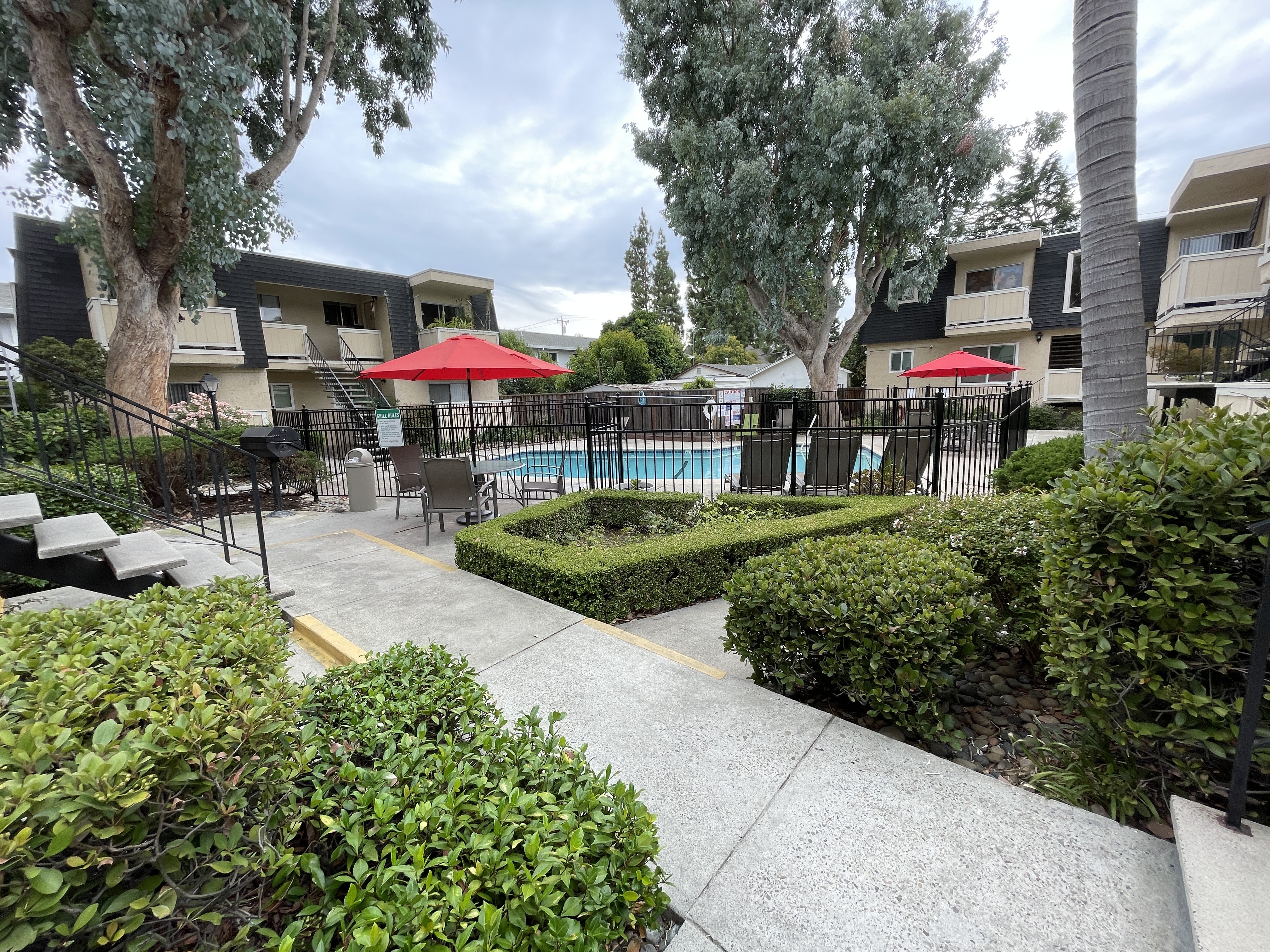 Brittany House Apartments photo 3